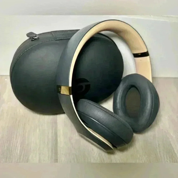 Beats by Dr. Dre Studio 3 Wireless Bluetooth Headphones Shadow Gray Beige Gold - Picture 3 of 11